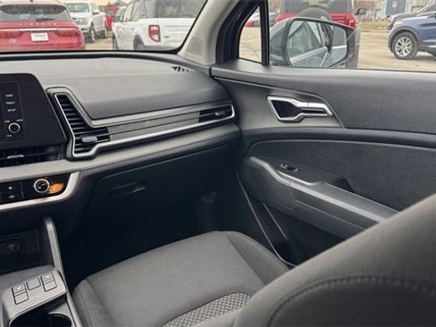Used 2023 Kia Sportage LX image 17