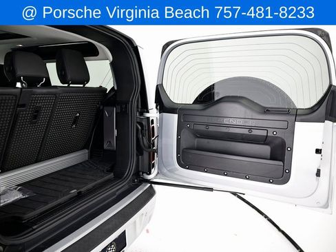 Used 2023 Land Rover Defender 90 S image 24