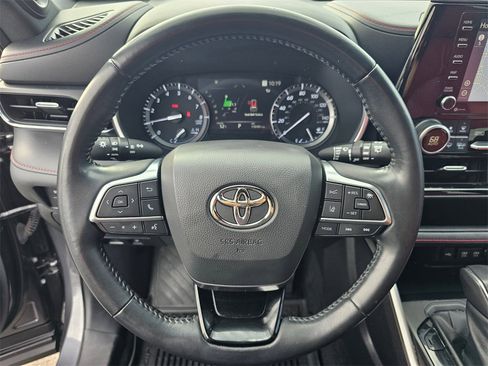 Used 2021 Toyota Highlander XSE image 22