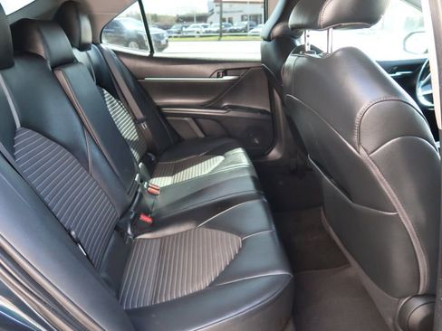 Used 2020 Toyota Camry SE image 9