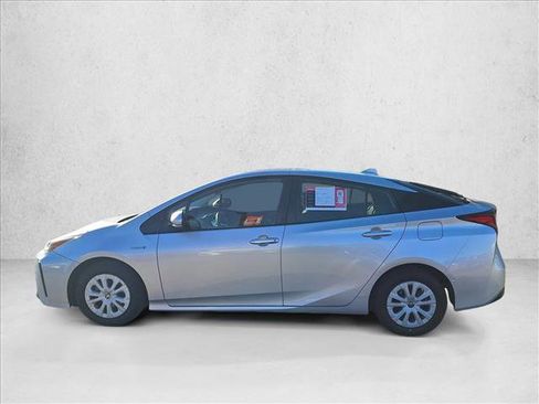 Certified 2019 Toyota Prius LE image 8