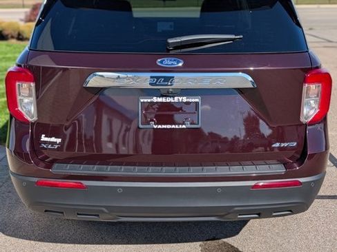 Used 2022 Ford Explorer XLT image 9