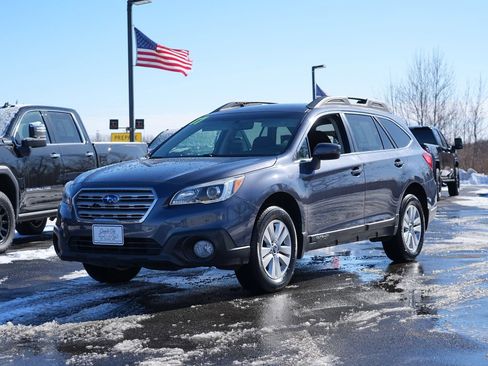 Used 2017 Subaru Outback 2.5i Premium image 7