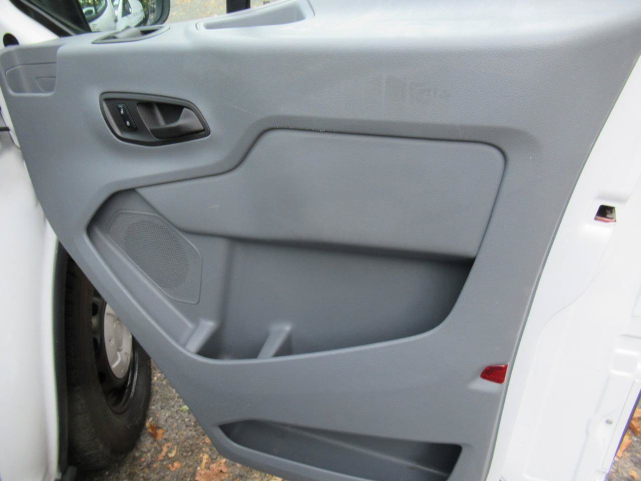 Used 2015 Ford Transit 150 130 Low Roof RWD image 17