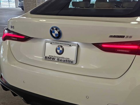 Used 2023 BMW i4 eDrive35 RWD image 7