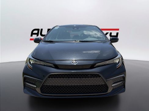 Used 2022 Toyota Corolla SE w/ SE Premium Package FWD image 2