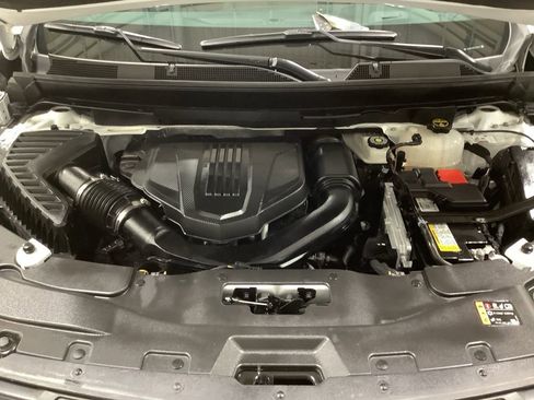 Used 2024 Chevrolet Traverse LT w/ Midnight/Sport Edition image 25