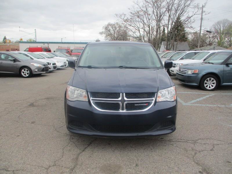 Used 2016 Dodge Grand Caravan SXT FWD image 3