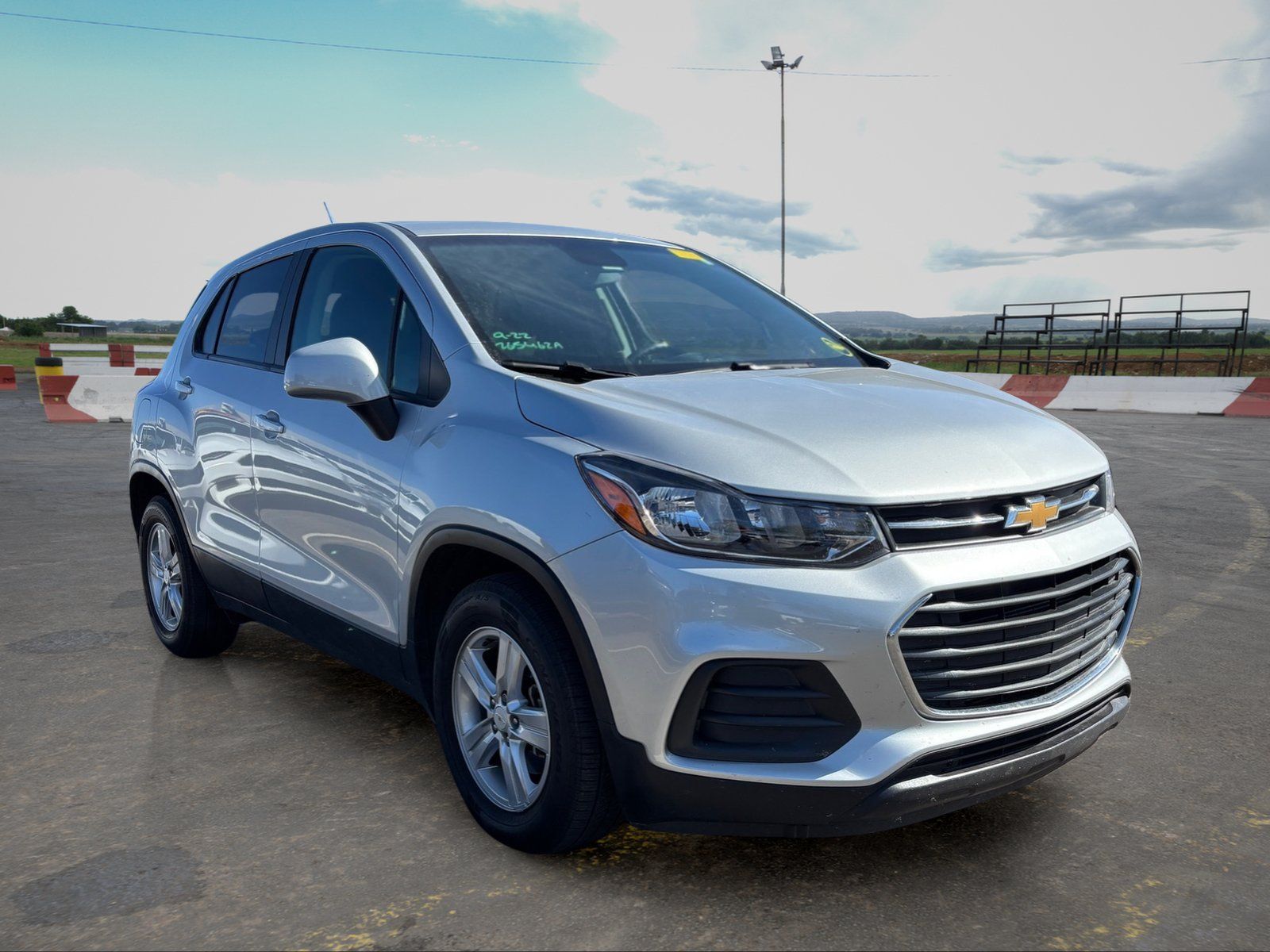 Used 2022 Chevrolet Trax LS w/ Tint and Cruise Package FWD image 2
