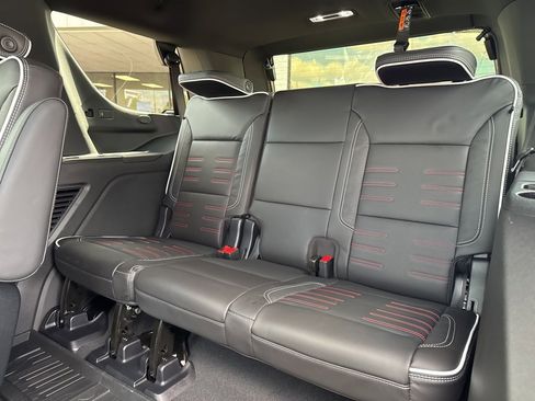 Used 2025 GMC Yukon AT4 Ultimate w/ LPO, Illumination Package image 38