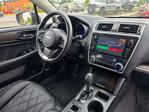Used 2019 Subaru Outback 2.5i Limited AWD/4WD image 11