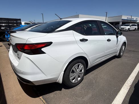Used 2025 Nissan Versa S w/ Trunk Package FWD image 4