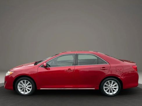 Used 2014 Toyota Camry XLE FWD image 11