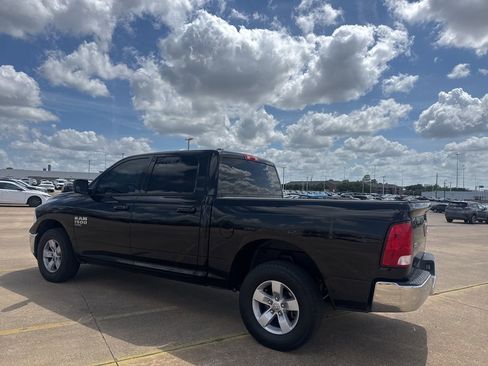 Used 2021 RAM 1500 Classic SLT image 15