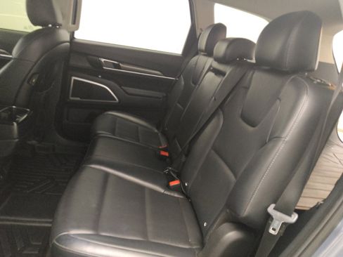 Used 2020 Kia Telluride LX AWD/4WD image 18