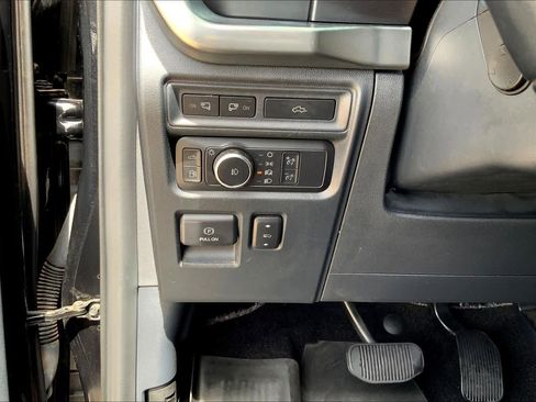 Used 2022 Ford F150 Lariat w/ Equipment Group 502A High image 33