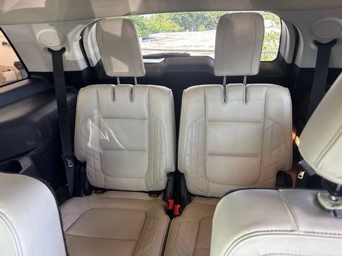 Used 2016 Ford Explorer Platinum AWD/4WD image 17