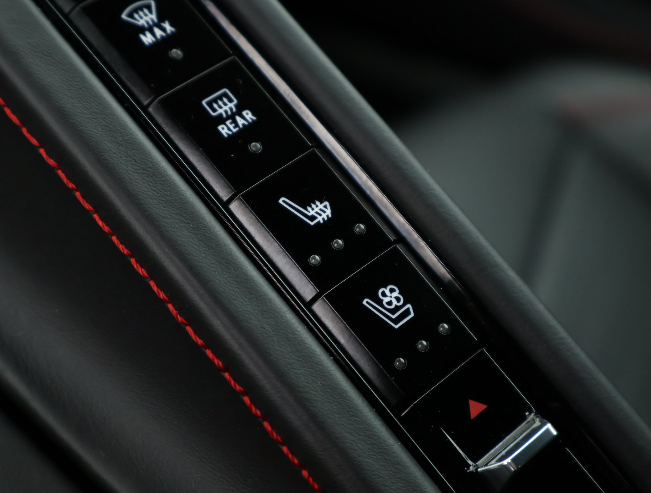 Used 2021 Chevrolet Corvette Stingray Premium Cpe w/ Engine Appearance Package RWD image 5