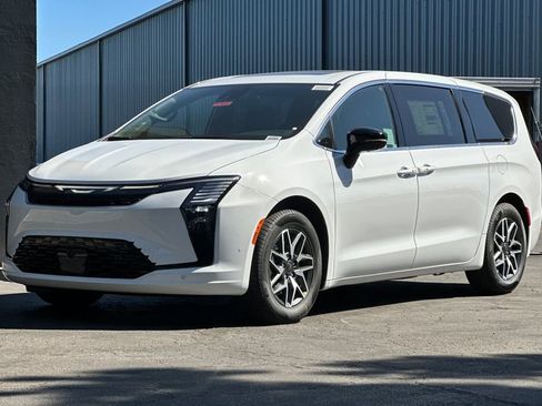 New 2027 Chrysler Pacifica Limited FWD image 8