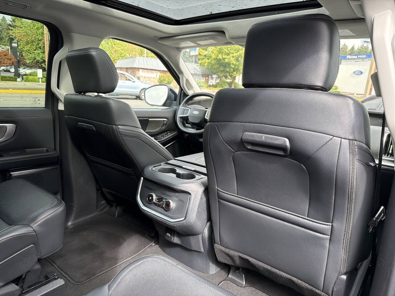 Used 2025 Ford Expedition Max Platinum AWD/4WD image 28