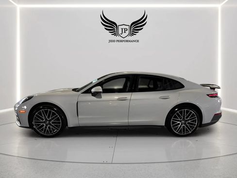 Used 2024 Porsche Panamera image 4