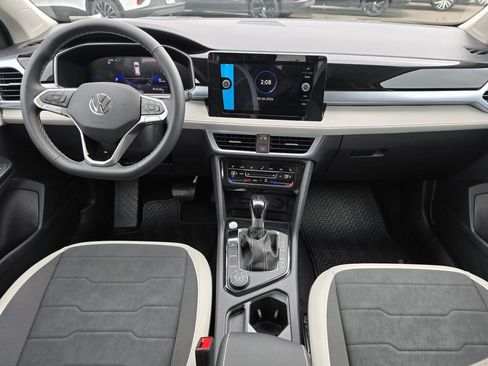 New 2026 Volkswagen Taos SE AWD/4WD image 17