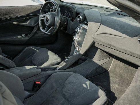 Used 2018 McLaren 720S image 31