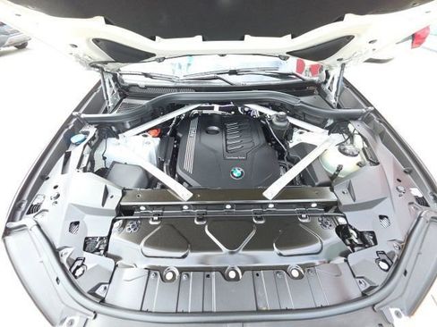 Used 2021 BMW X5 xDrive40i image 32