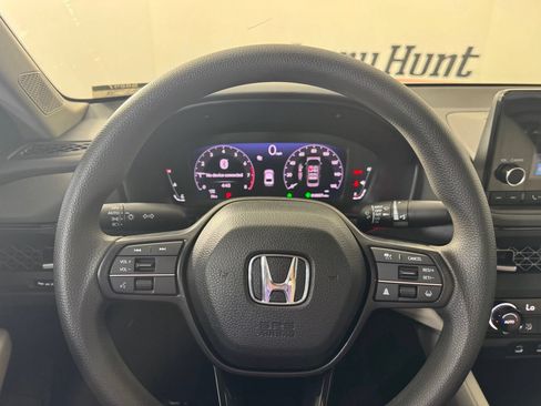 Used 2024 Honda Accord EX image 12