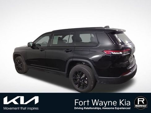 Used 2024 Jeep Grand Cherokee L Altitude AWD/4WD image 11