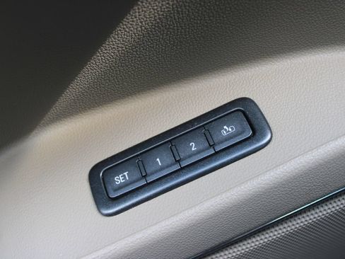 Used 2018 GMC Yukon SLT w/ Open Road Package RWD image 29
