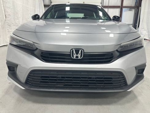 Used 2023 Honda Civic Sport image 2