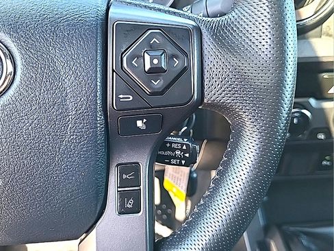 Used 2019 Toyota Tacoma TRD Off-Road w/ TRD Premium Off Road Package AWD/4WD image 19