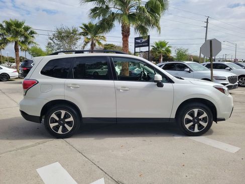 Used 2017 Subaru Forester 2.5i Premium image 3