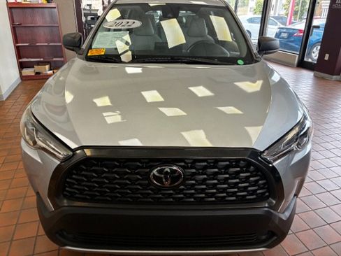 Used 2022 Toyota Corolla Cross L FWD image 5