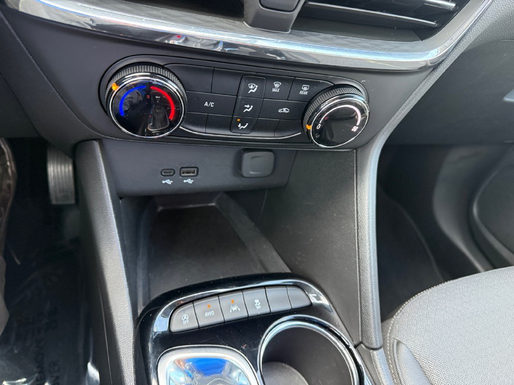 Used 2025 Buick Encore GX Preferred AWD/4WD image 19