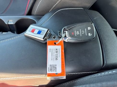 Used 2017 Chevrolet Camaro LT w/ Technology Package RWD image 30