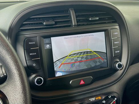 Used 2023 Kia Soul LX w/ LX Technology Package image 13