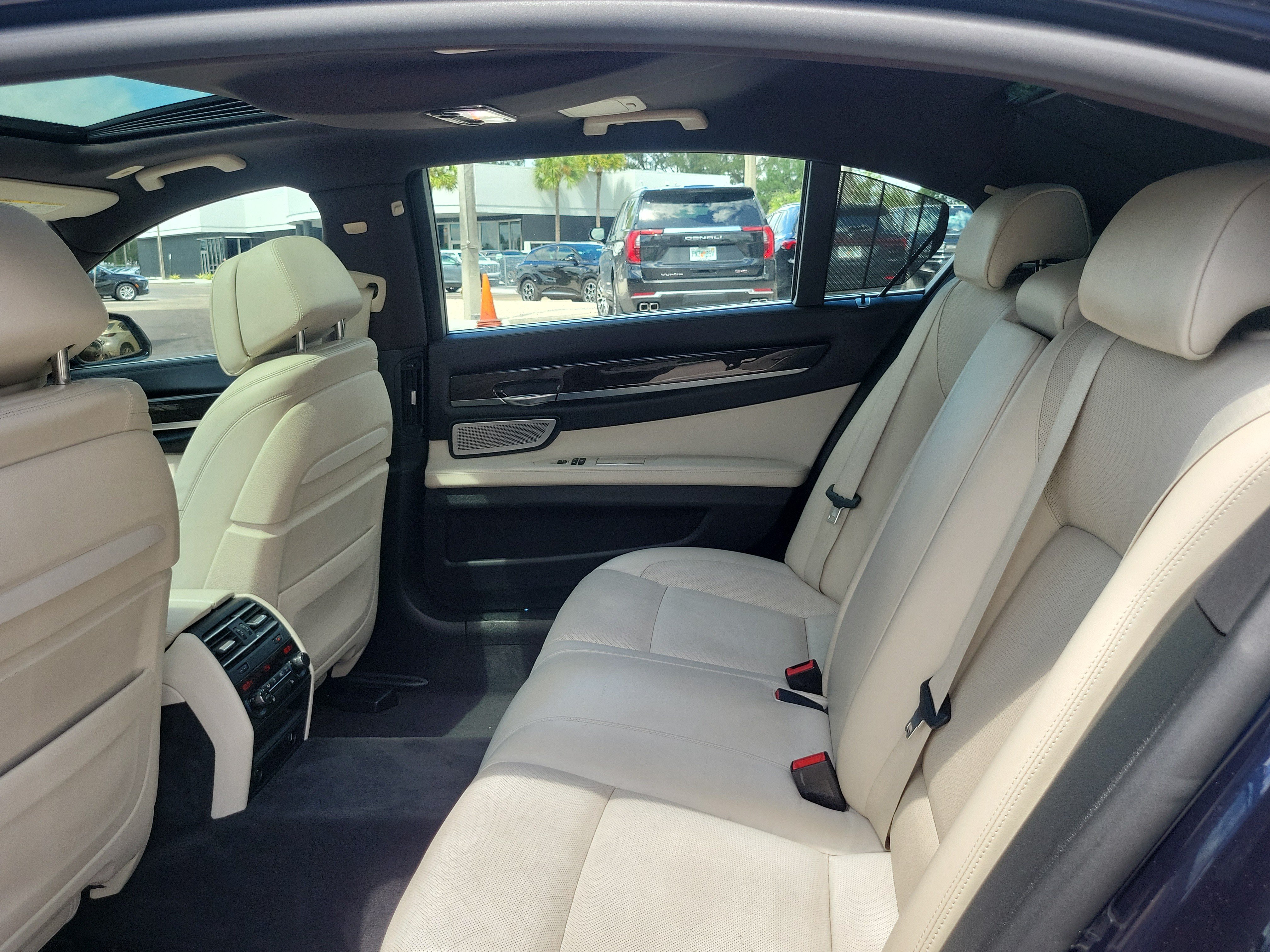 Used 2013 BMW 750Li xDrive AWD/4WD image 14