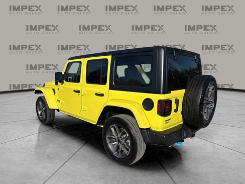 Used 2024 Jeep Wrangler Unlimited w/ Convenience Group image 3