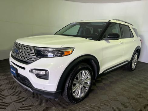 Used 2021 Ford Explorer Limited w/ Equipment Group 301A image 3