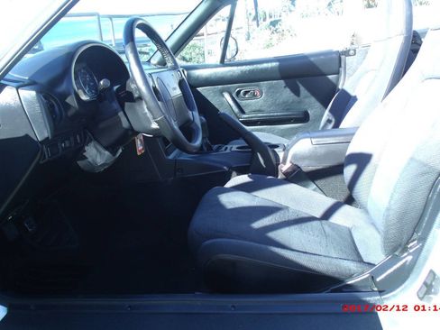 Used 1992 MAZDA MX-5 Miata Base 2dr Convertible image 10