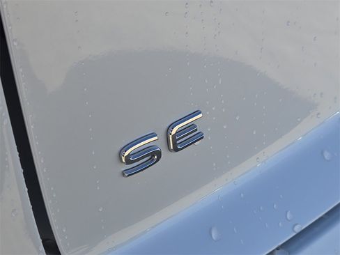 New 2026 Volkswagen Atlas Cross Sport SE image 9