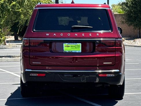 Used 2022 Jeep Wagoneer Series III AWD/4WD image 12