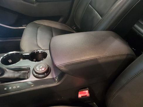 Used 2018 Ford Explorer XLT w/ Equipment Group 202A AWD/4WD image 27