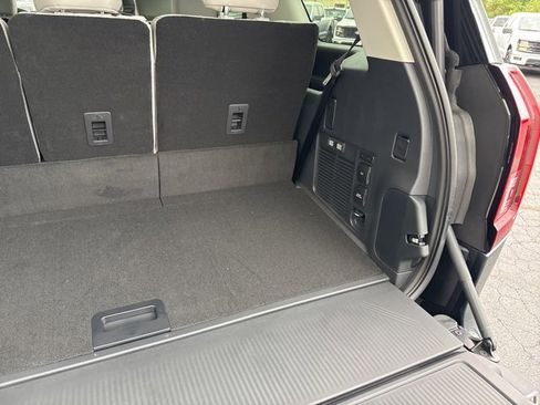 New 2025 Ford Expedition Active image 40