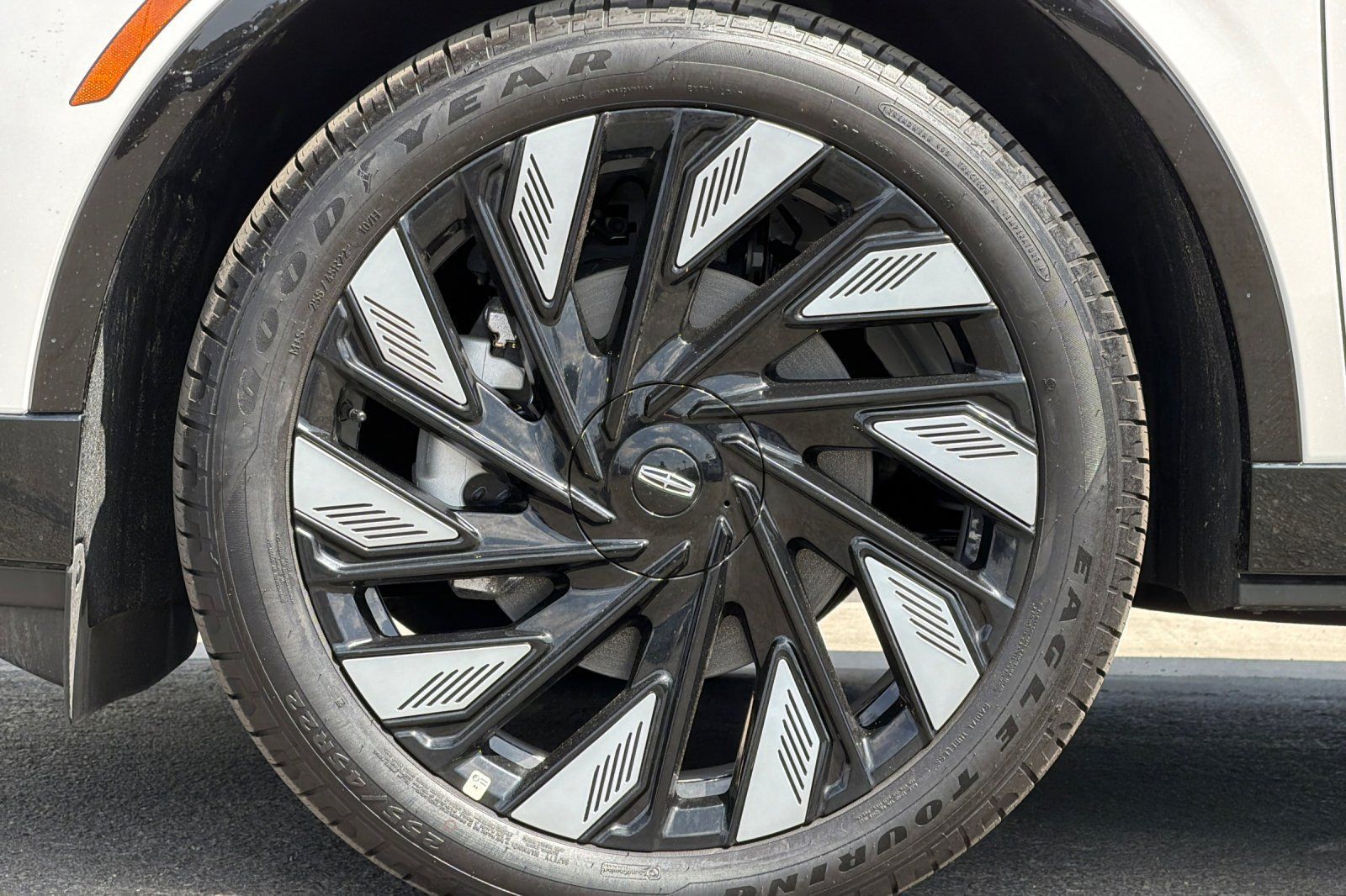 New 2026 Lincoln Nautilus Reserve AWD/4WD image 25