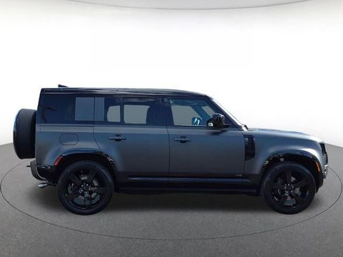 Used 2026 Land Rover Defender 110 V8 AWD/4WD image 4