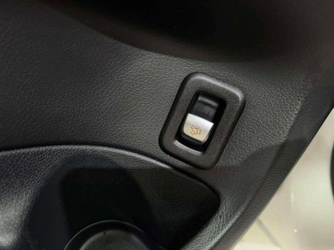 Used 2020 Mercedes-Benz C 300 4MATIC Sedan image 22