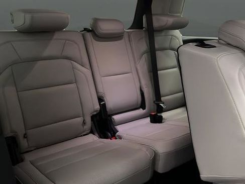 Used 2025 Lincoln Navigator Reserve AWD/4WD image 27